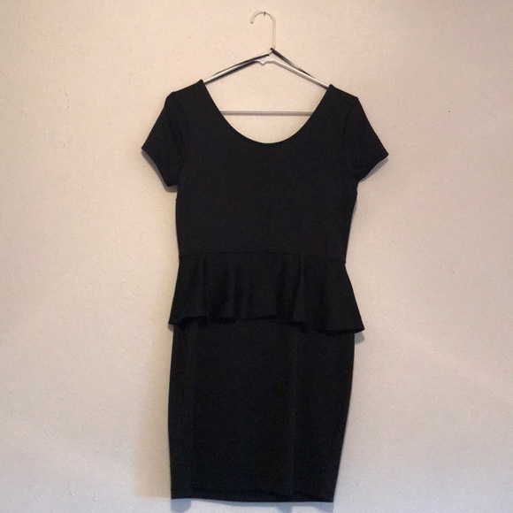Black peplum dress - Picture 2 of 4
